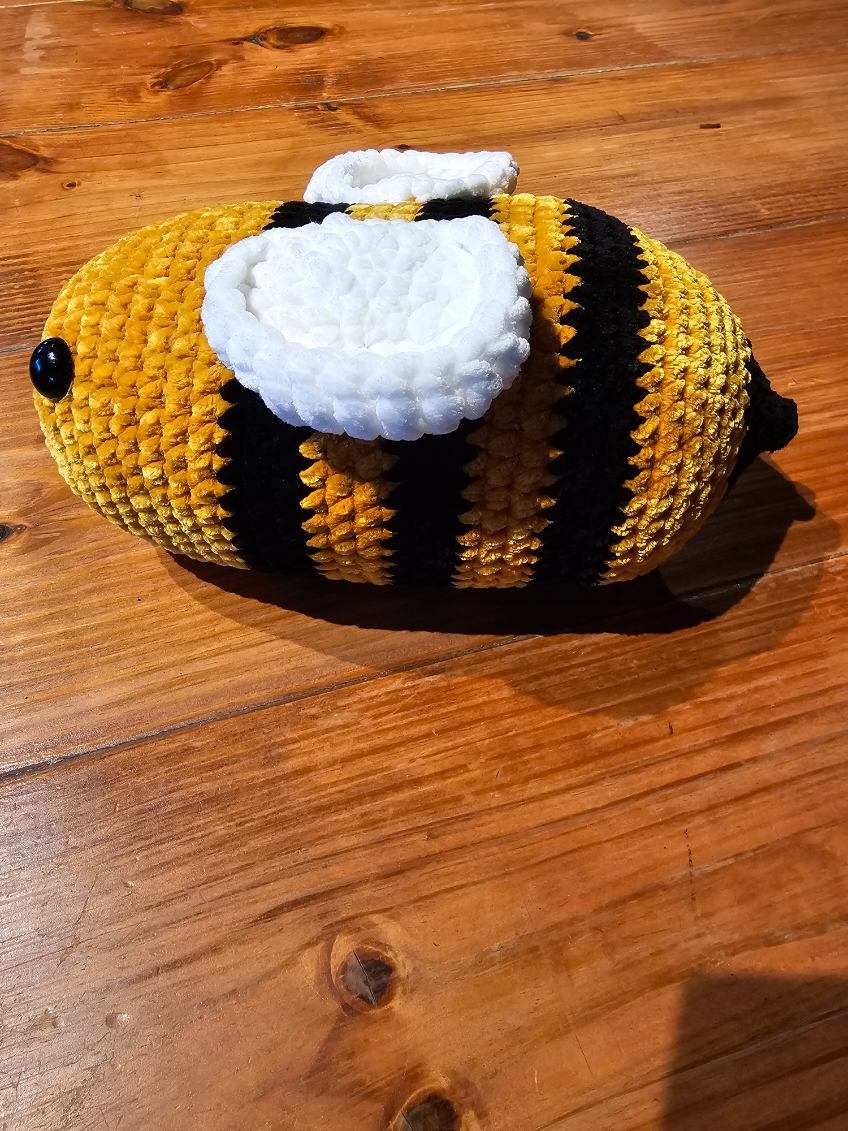 Jumbo Queen bee